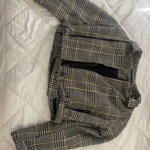 Never use it . Size M plaid style. Waist level